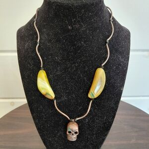 Elegant Brown and Yellow Necklace with Timeless Appeal